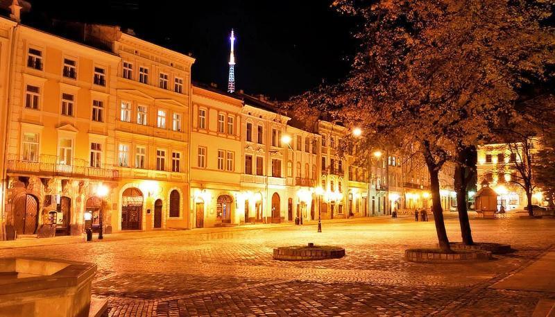 Romantic Apartment On Rynok Square With Air-Conditioning Lviv Luaran gambar
