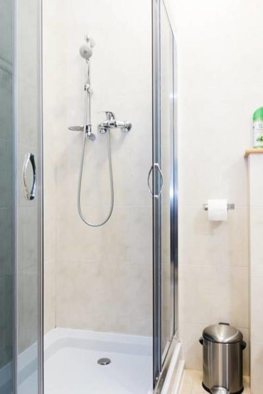 Romantic Apartment On Rynok Square With Air-Conditioning Lviv Bilik gambar
