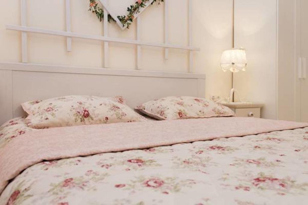 Romantic Apartment On Rynok Square With Air-Conditioning Lviv Bilik gambar