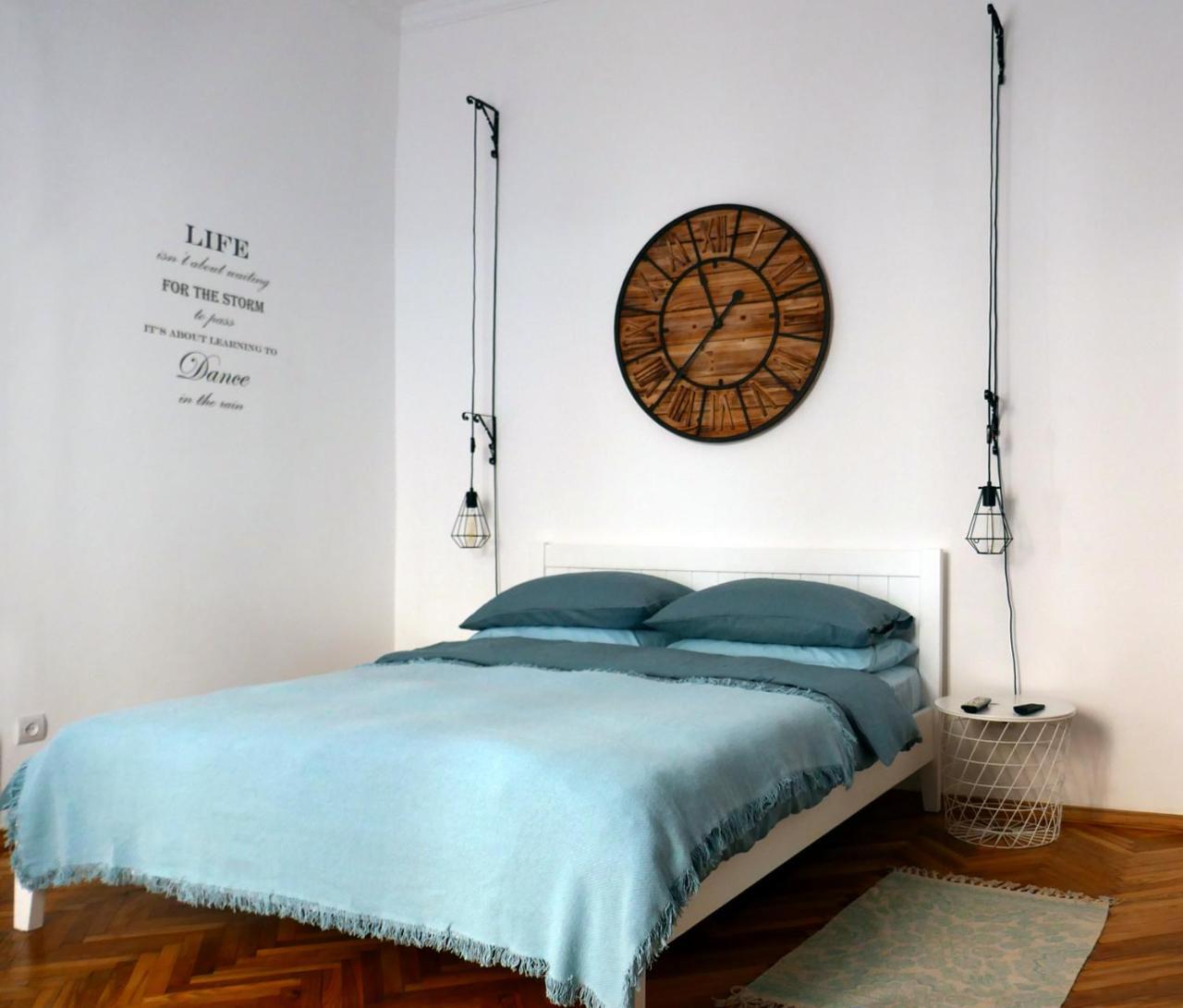 Romantic Apartment On Rynok Square With Air-Conditioning Lviv Luaran gambar