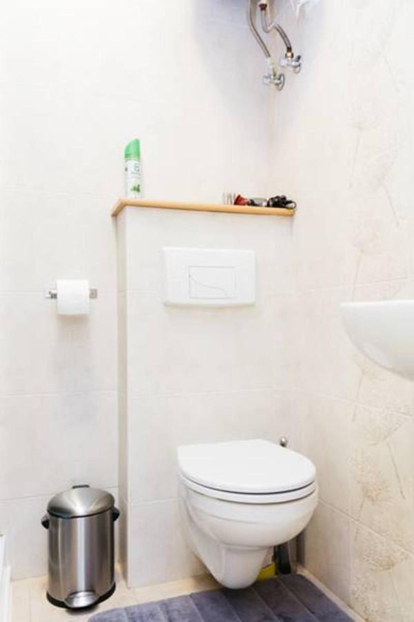 Romantic Apartment On Rynok Square With Air-Conditioning Lviv Bilik gambar